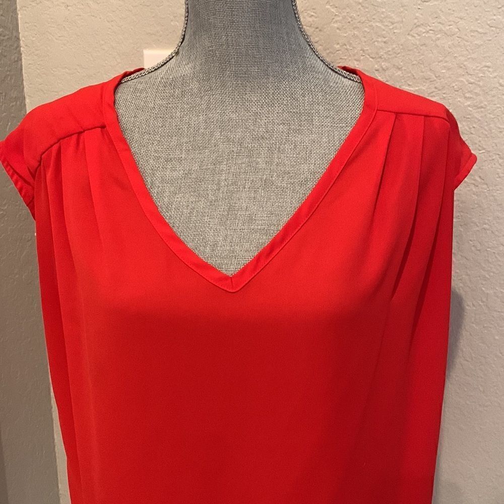 Red Top - Picture 2 of 6